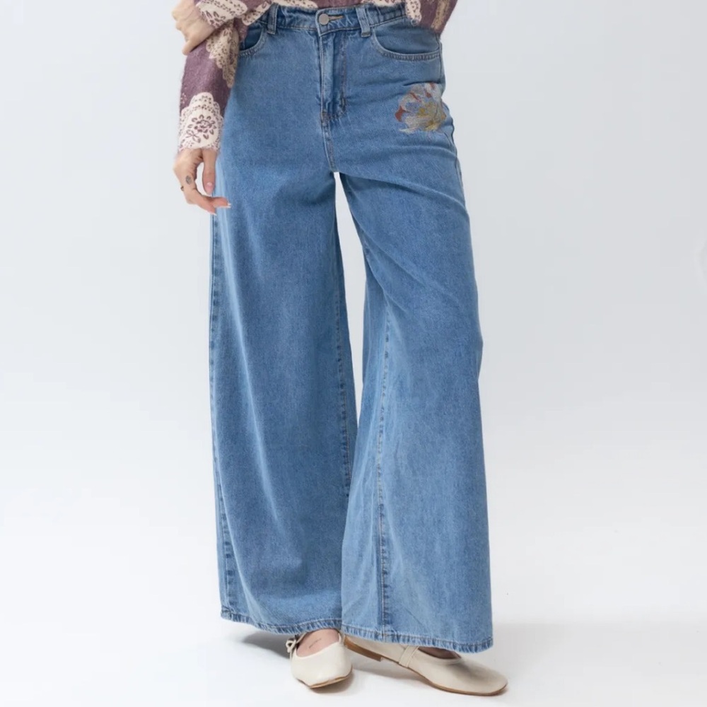 ShopEvelynne Light Blue Wide Leg Jeans with Embroidery